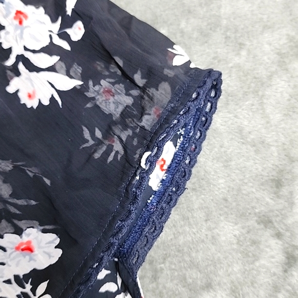 Abercrombie & Fitch Floral Navy Blue Sheer Blouse Top Size Medium - Picture 8 of 8